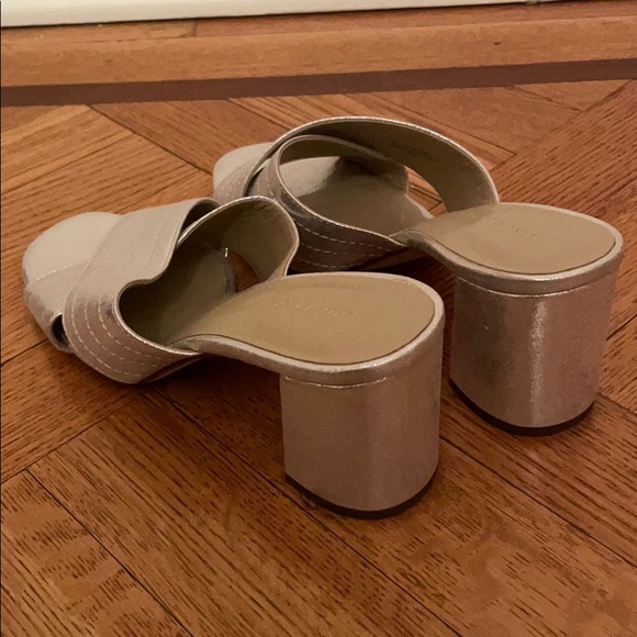 Ann Taylor silver cross cross kitten heel - Picture 2 of 2